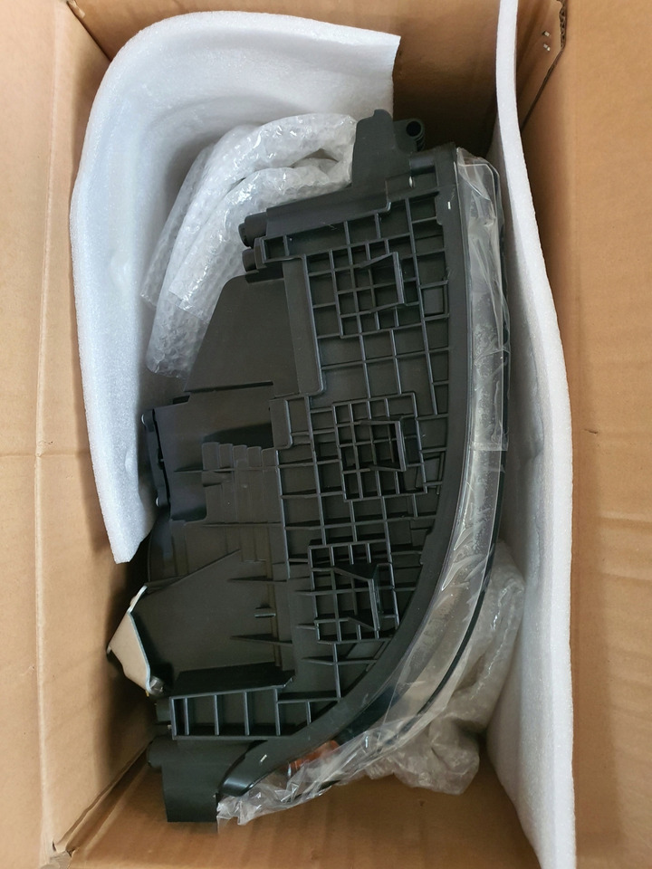 NOWY REFLEKTOR VOLVO FH4 PRAWY - Προβολέας για Φορτηγό: φωτογραφία 3 NOWY REFLEKTOR VOLVO FH4 PRAWY - Προβολέας για Φορτηγό: φωτογραφία 3