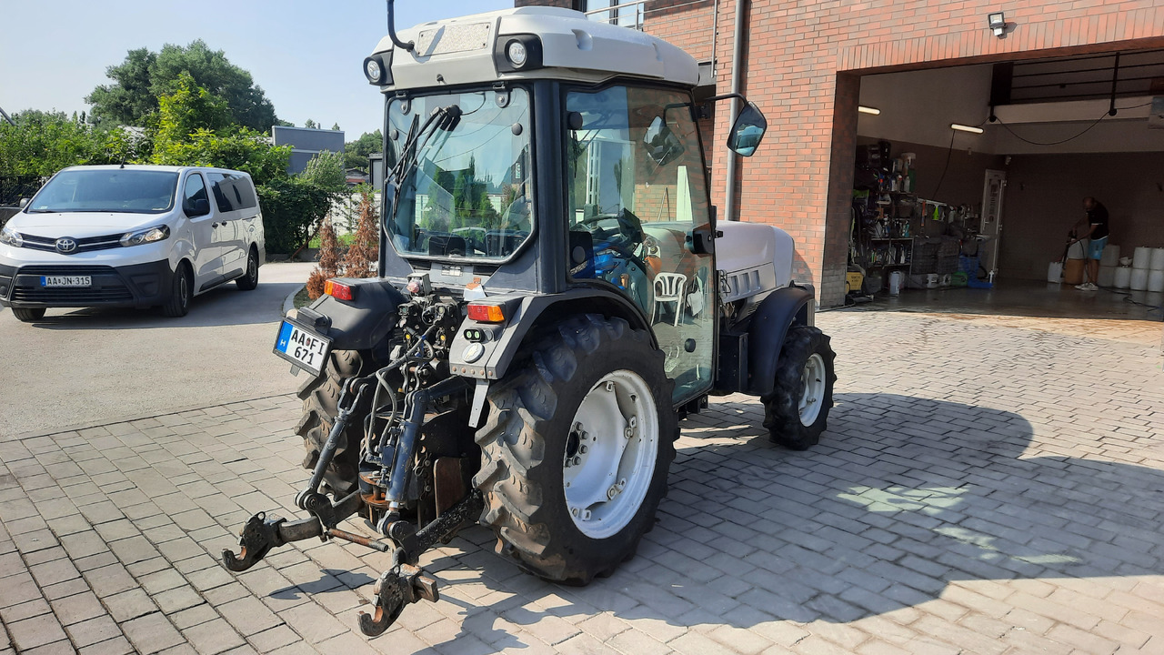 LAMBORGHINI RV90 Automatic - Γεωργικά μηχανήματα: φωτογραφία 4 LAMBORGHINI RV90 Automatic - Γεωργικά μηχανήματα: φωτογραφία 4