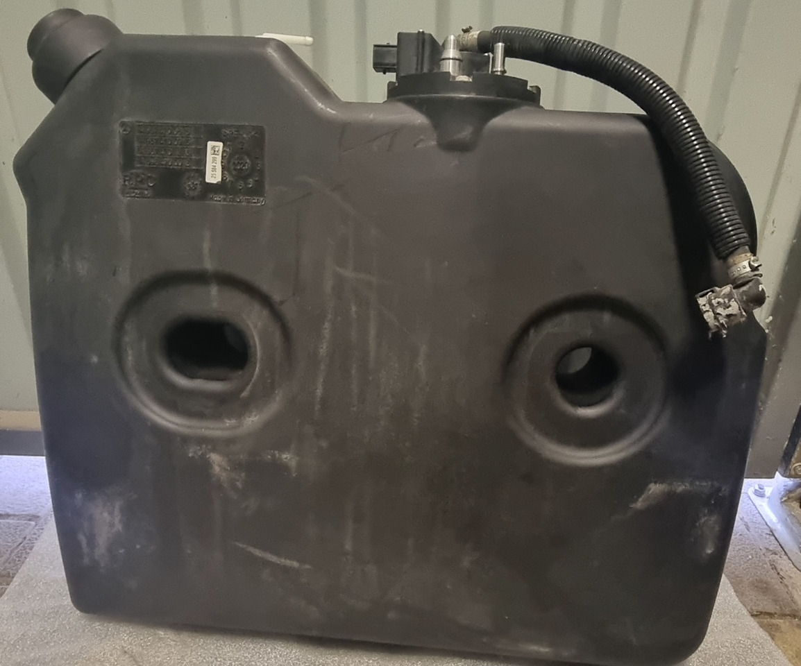 MERCEDES-BENZ A9674700815 - Μονάδα ρεζερβουάρ AdBlue για Φορτηγό: φωτογραφία 4 MERCEDES-BENZ A9674700815 - Μονάδα ρεζερβουάρ AdBlue για Φορτηγό: φωτογραφία 4