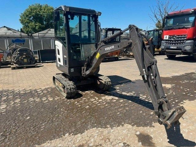 Volvo EC18D - Μίνι εκσκαφέας: φωτογραφία 1 Volvo EC18D - Μίνι εκσκαφέας: φωτογραφία 1