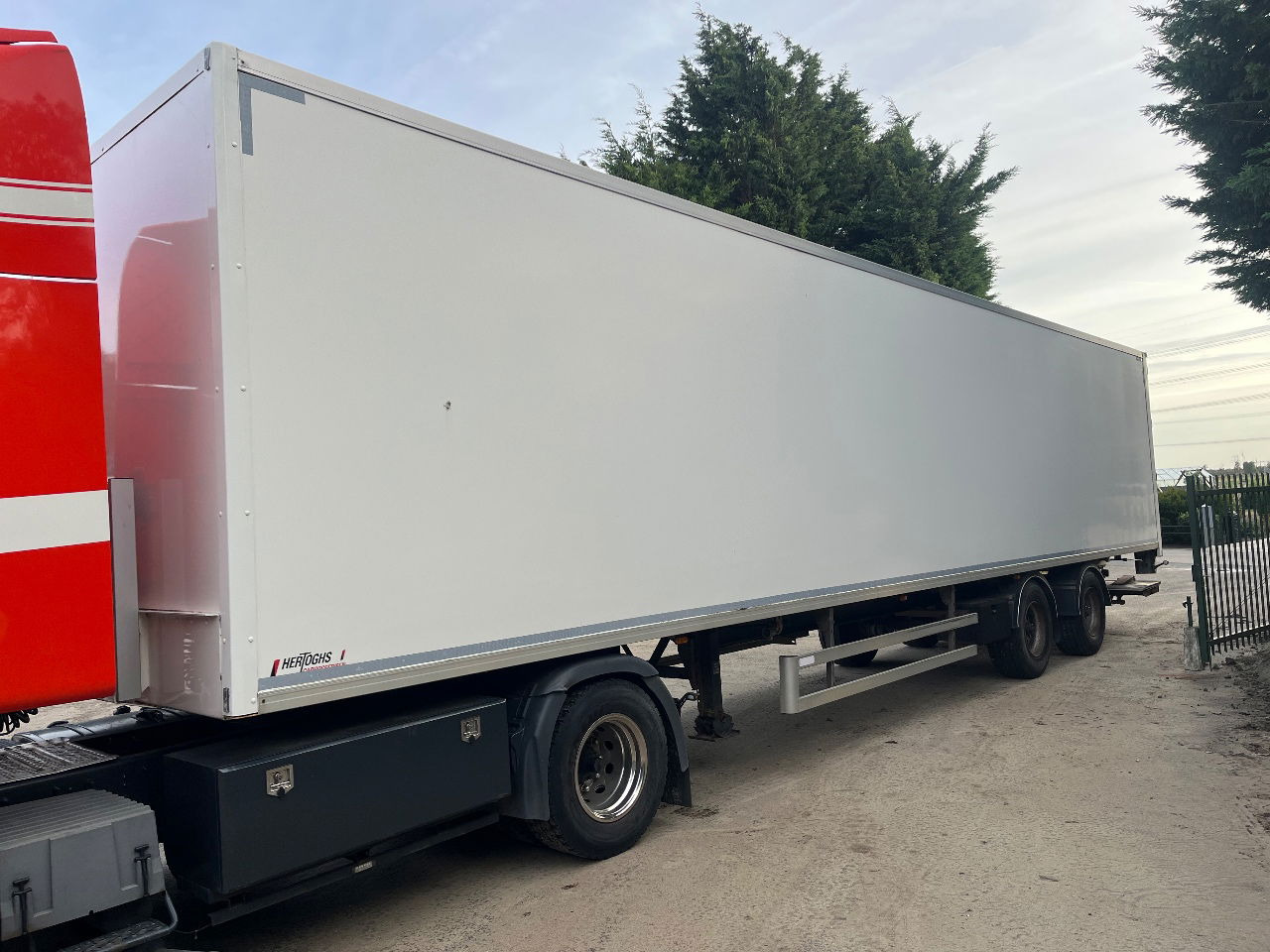 LAG 0-2-33 - Επικαθήμενο κόφα: φωτογραφία 1 LAG 0-2-33 - Επικαθήμενο κόφα: φωτογραφία 1