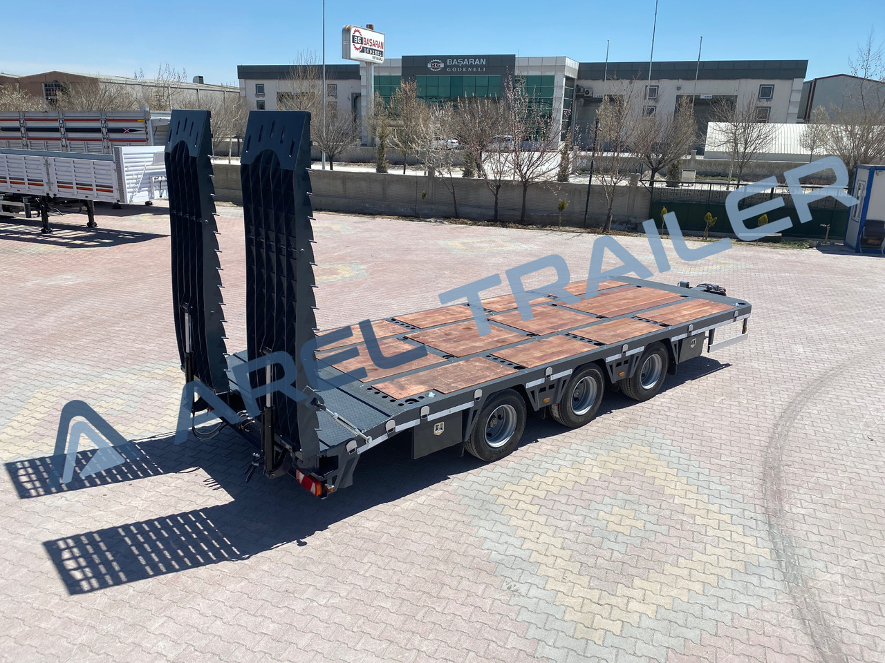 AREL TRAILER 3 AXLE TRIDEM CENTRE AXLE REMORQUE DRAWBAR - Ρυμούλκα με χαμηλό δάπεδο: φωτογραφία 2 AREL TRAILER 3 AXLE TRIDEM CENTRE AXLE REMORQUE DRAWBAR - Ρυμούλκα με χαμηλό δάπεδο: φωτογραφία 2