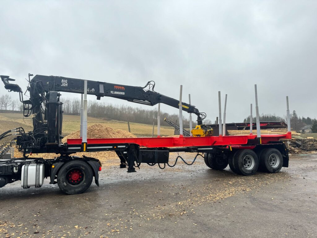 NACZEPA Z DŹWIGIEM DO DREWNA - Ημιρυμουλκούμενο μεταφοράς ξυλείας: φωτογραφία 3 NACZEPA Z DŹWIGIEM DO DREWNA - Ημιρυμουλκούμενο μεταφοράς ξυλείας: φωτογραφία 3