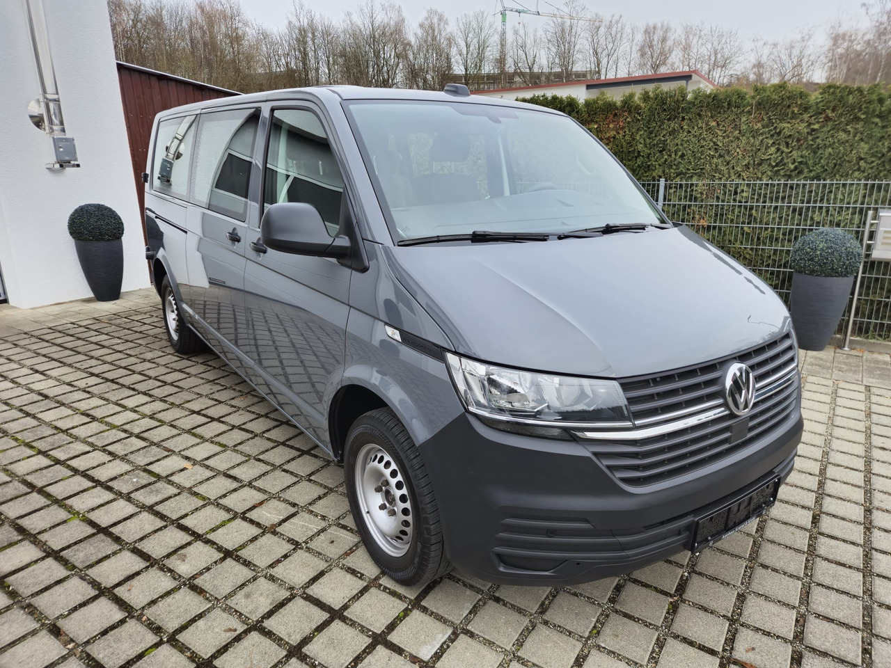 VOLKSWAGEN T6.1 Transporter Kombi LR/Navi/AppCon./6-Sitzer - Επιβατικό βαν: φωτογραφία 2 VOLKSWAGEN T6.1 Transporter Kombi LR/Navi/AppCon./6-Sitzer - Επιβατικό βαν: φωτογραφία 2