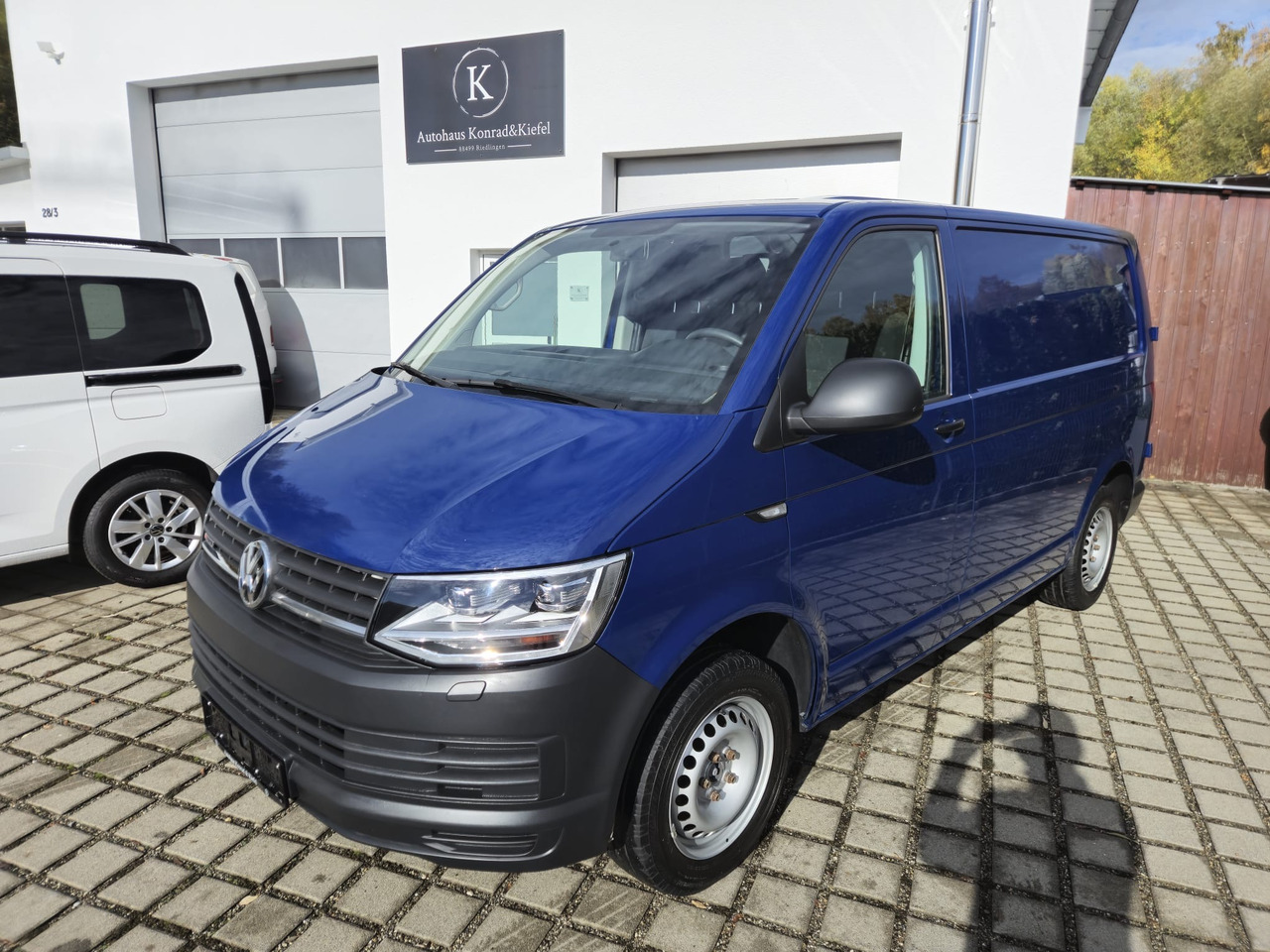 VOLKSWAGEN T6 Transporter Kasten-Kombi 4Motion/Navi/LED - Βαν: φωτογραφία 1 VOLKSWAGEN T6 Transporter Kasten-Kombi 4Motion/Navi/LED - Βαν: φωτογραφία 1