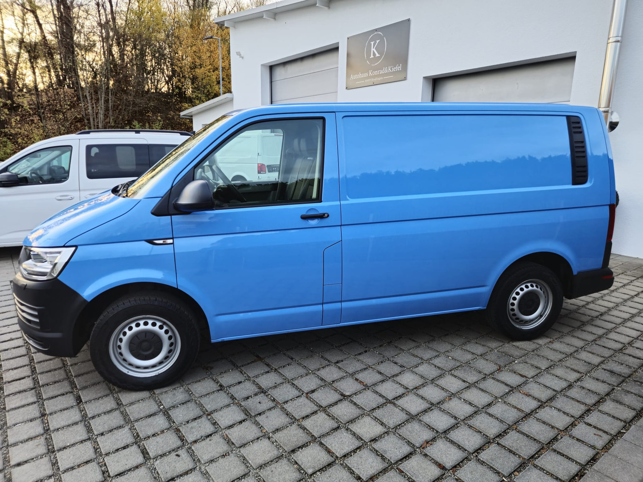 VOLKSWAGEN T6 Transporter Kasten-Kombi LED/AHK/Bluetooth - Βαν: φωτογραφία 3 VOLKSWAGEN T6 Transporter Kasten-Kombi LED/AHK/Bluetooth - Βαν: φωτογραφία 3