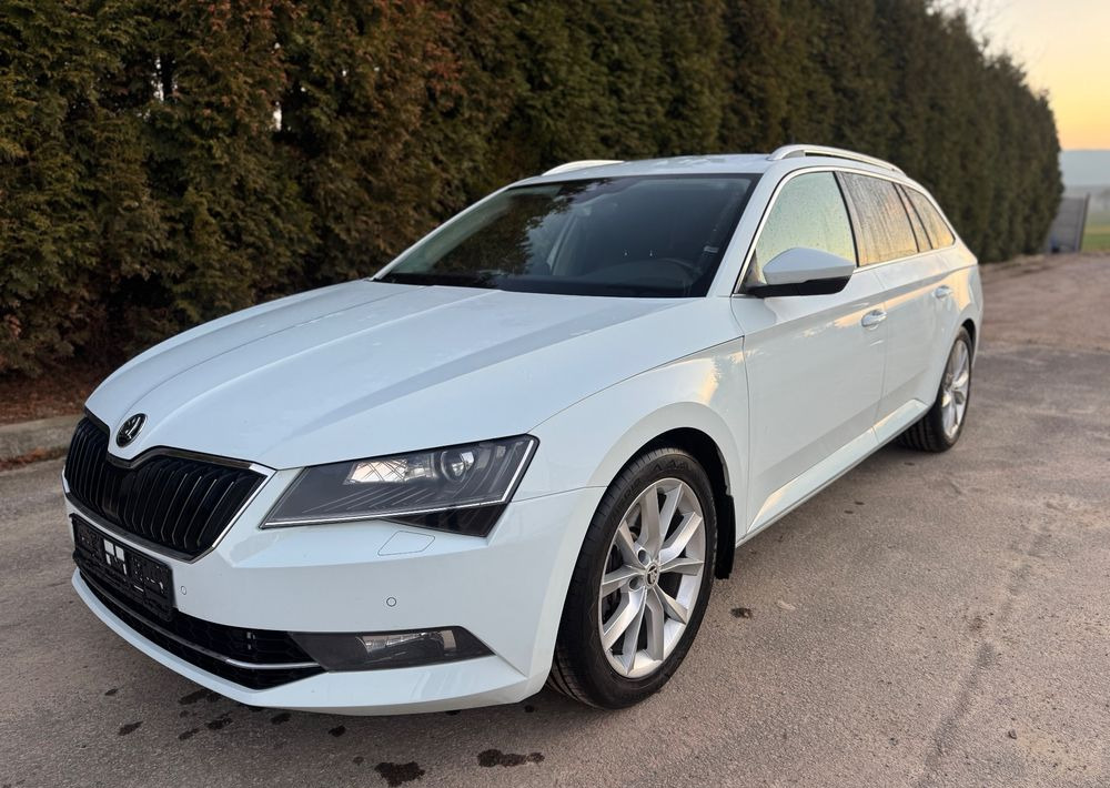 Skoda Superb 2.0 TSI 4x4 DSG SportLine - Station wagon: φωτογραφία 1 Skoda Superb 2.0 TSI 4x4 DSG SportLine - Station wagon: φωτογραφία 1
