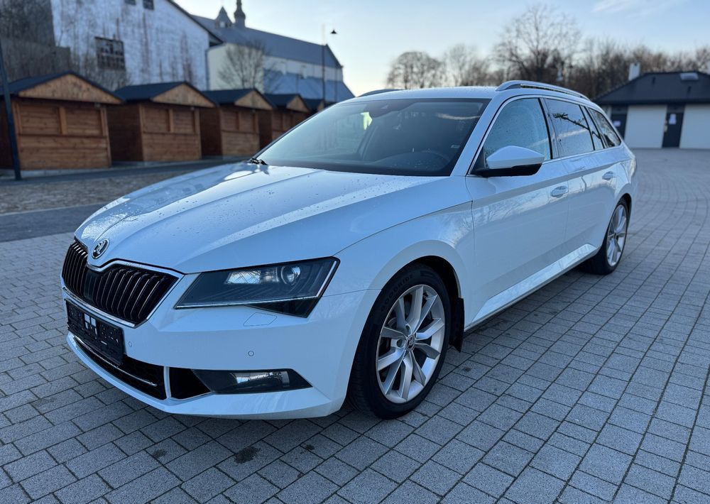 Skoda Superb 2.0 TSI 4x4 DSG SportLine - Station wagon: φωτογραφία 2 Skoda Superb 2.0 TSI 4x4 DSG SportLine - Station wagon: φωτογραφία 2