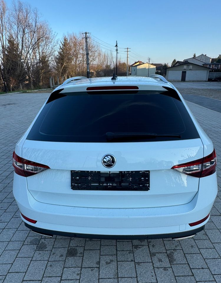 Skoda Superb 2.0 TSI 4x4 DSG SportLine - Station wagon: φωτογραφία 5 Skoda Superb 2.0 TSI 4x4 DSG SportLine - Station wagon: φωτογραφία 5