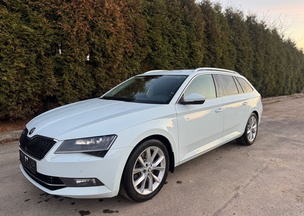 Skoda Superb 2.0 TSI 4x4 DSG SportLine - Station wagon: φωτογραφία 4 Skoda Superb 2.0 TSI 4x4 DSG SportLine - Station wagon: φωτογραφία 4
