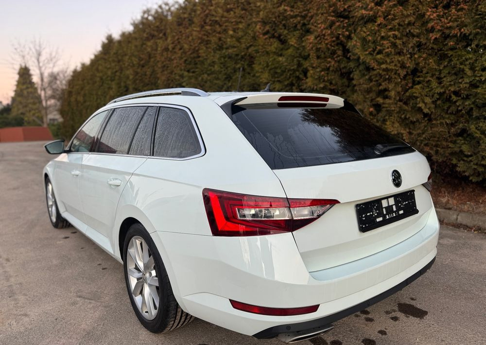 Skoda Superb 2.0 TSI 4x4 DSG SportLine - Station wagon: φωτογραφία 5 Skoda Superb 2.0 TSI 4x4 DSG SportLine - Station wagon: φωτογραφία 5