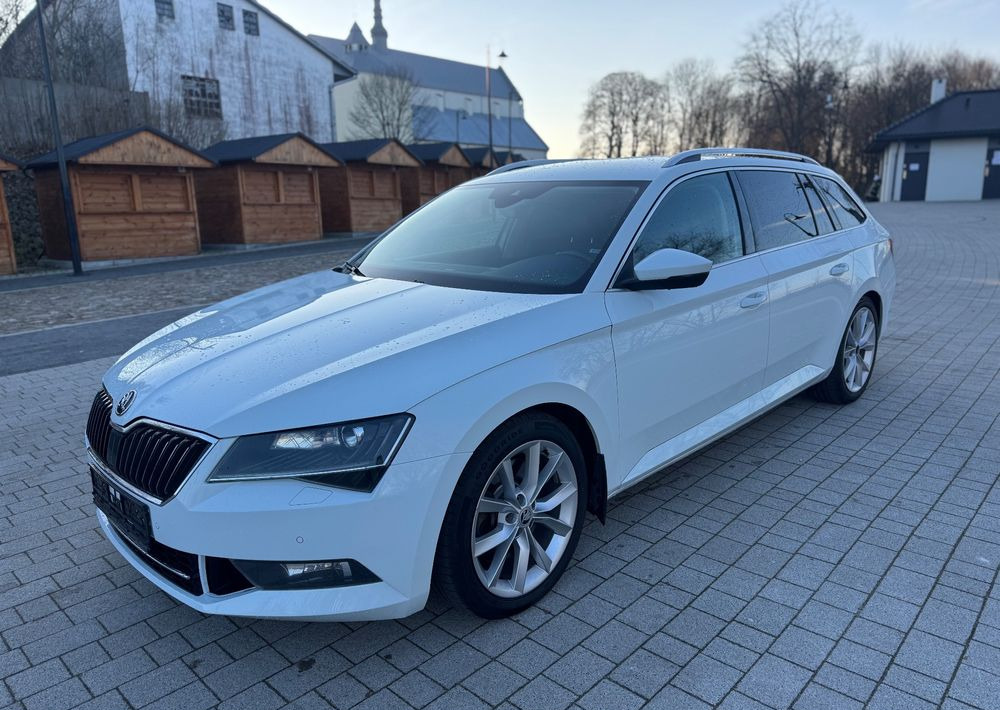 Skoda Superb 2.0 TSI 4x4 DSG SportLine - Station wagon: φωτογραφία 1 Skoda Superb 2.0 TSI 4x4 DSG SportLine - Station wagon: φωτογραφία 1