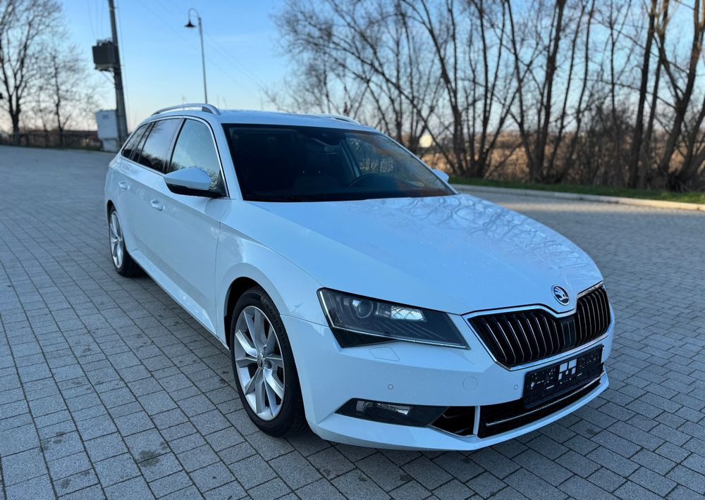 Skoda Superb 2.0 TSI 4x4 DSG SportLine - Station wagon: φωτογραφία 3 Skoda Superb 2.0 TSI 4x4 DSG SportLine - Station wagon: φωτογραφία 3