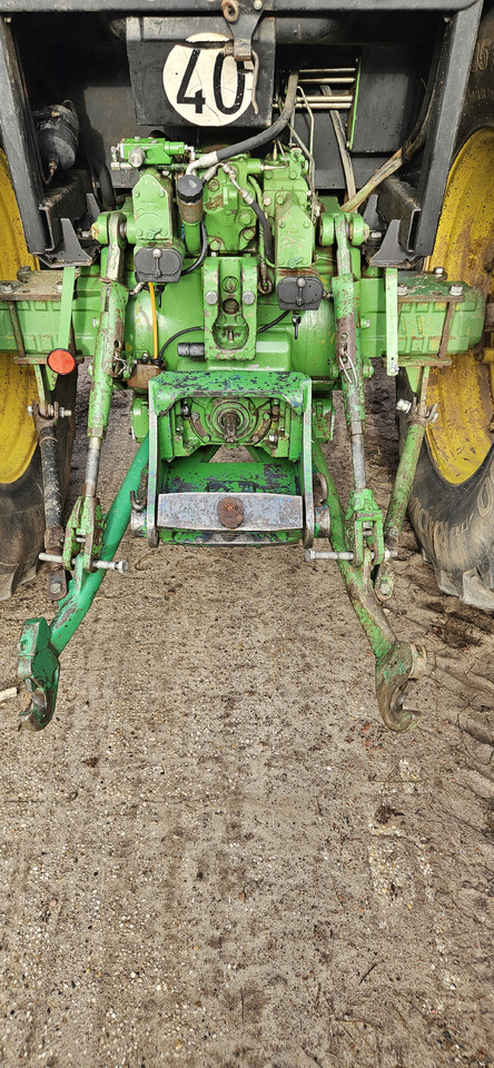 JOHN DEERE 4350 - Τρακτέρ: φωτογραφία 5 JOHN DEERE 4350 - Τρακτέρ: φωτογραφία 5