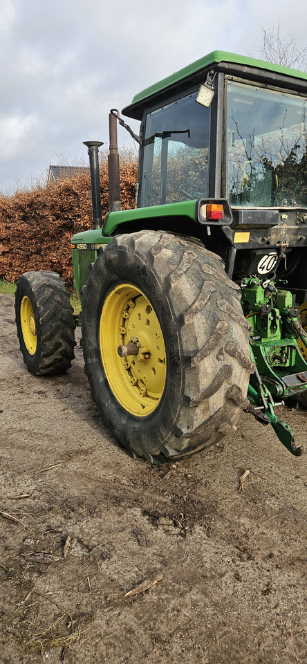 JOHN DEERE 4350 - Τρακτέρ: φωτογραφία 2 JOHN DEERE 4350 - Τρακτέρ: φωτογραφία 2