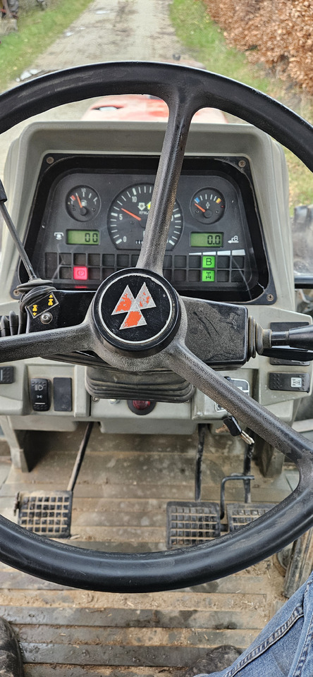 MASSEY FERGUSON 6180 - Τρακτέρ: φωτογραφία 5 MASSEY FERGUSON 6180 - Τρακτέρ: φωτογραφία 5