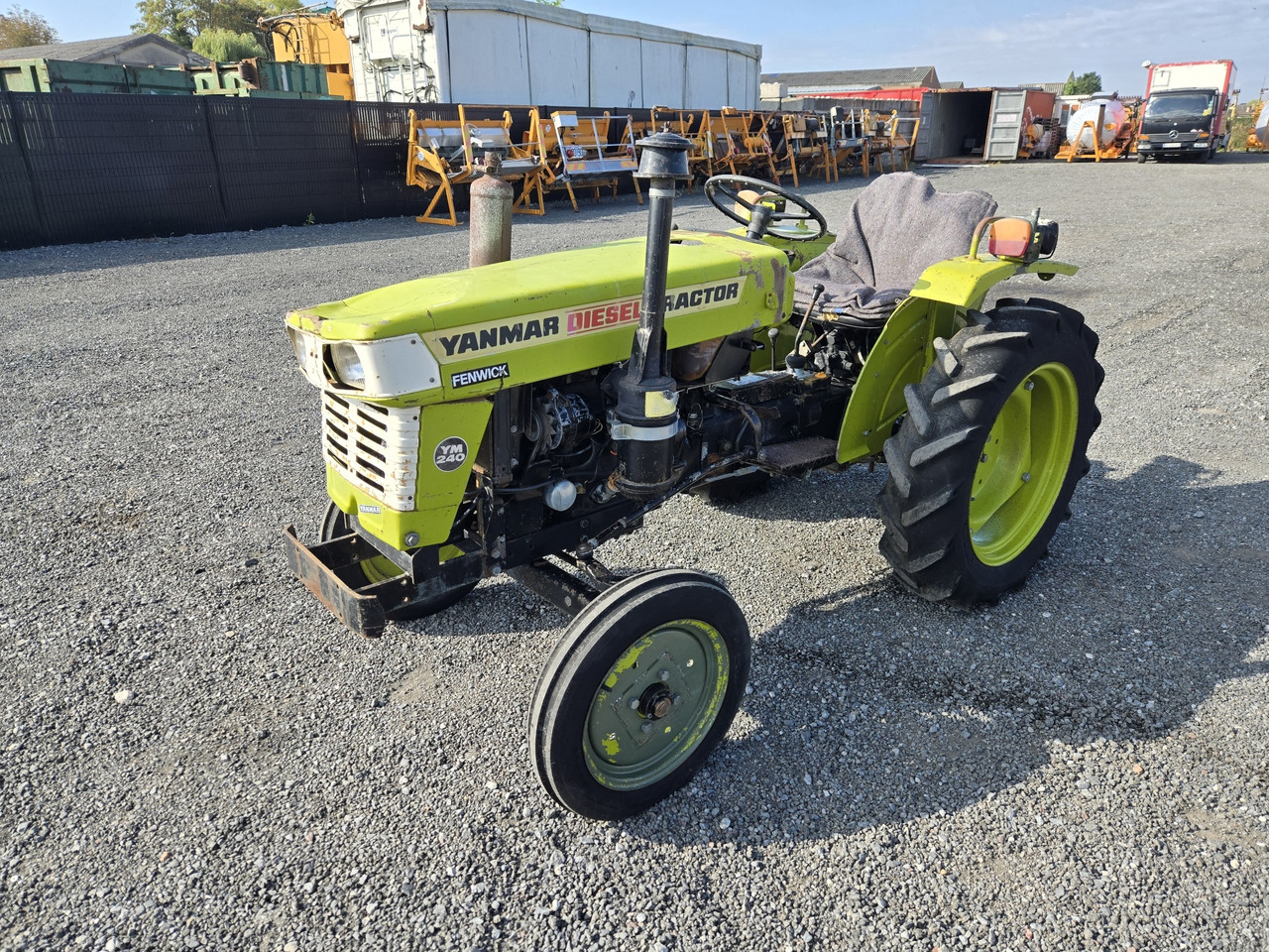 Yanmar YM240 - Μικρό τρακτέρ: φωτογραφία 3 Yanmar YM240 - Μικρό τρακτέρ: φωτογραφία 3