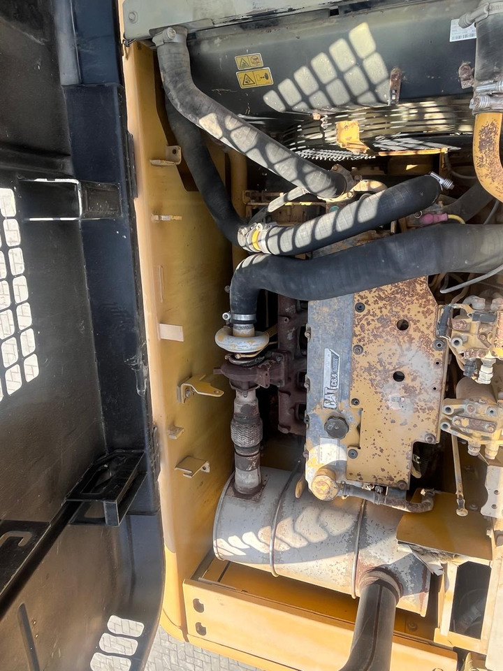 CATERPILLAR 323DL - Ερπυστριοφόρος εκσκαφέας: φωτογραφία 2 CATERPILLAR 323DL - Ερπυστριοφόρος εκσκαφέας: φωτογραφία 2