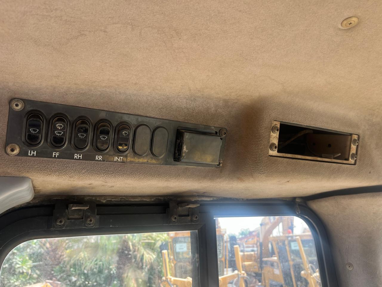 KOMATSU D155-A-6 - Μπουλντόζα: φωτογραφία 4 KOMATSU D155-A-6 - Μπουλντόζα: φωτογραφία 4