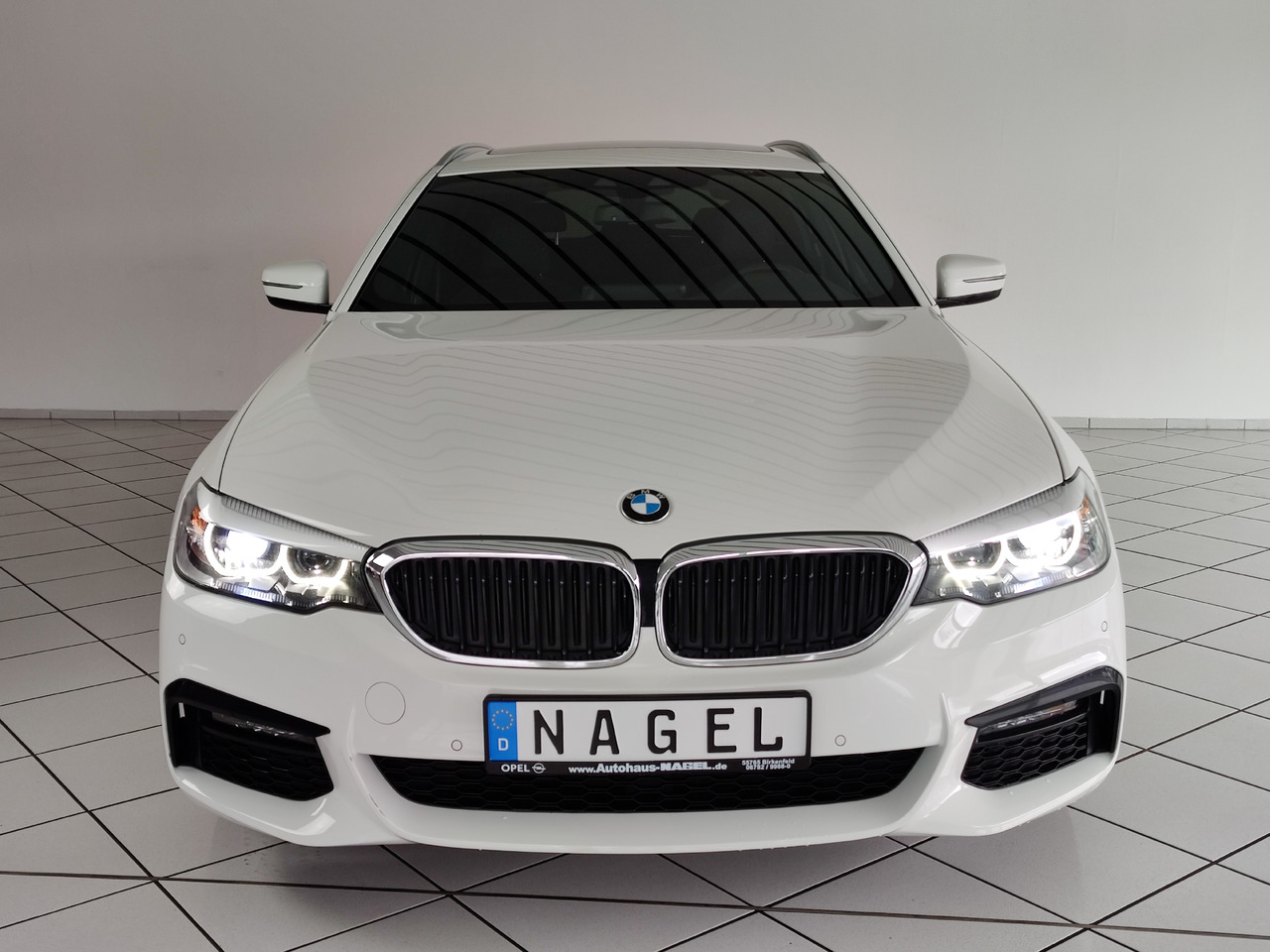 BMW 520 d xDrive Touring M Sport Pano Navi Rükam Apple Android DAB - Station wagon: φωτογραφία 4 BMW 520 d xDrive Touring M Sport Pano Navi Rükam Apple Android DAB - Station wagon: φωτογραφία 4