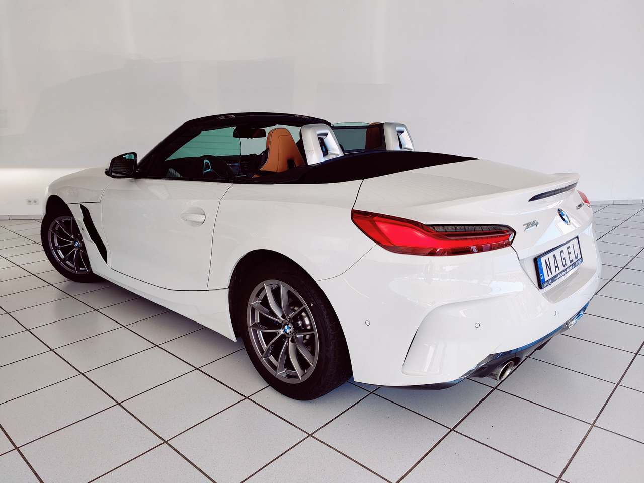 BMW Z4 sDrive 30 i M Sport Roadster Kam Head-Up Leder - Κάμπριο: φωτογραφία 4 BMW Z4 sDrive 30 i M Sport Roadster Kam Head-Up Leder - Κάμπριο: φωτογραφία 4