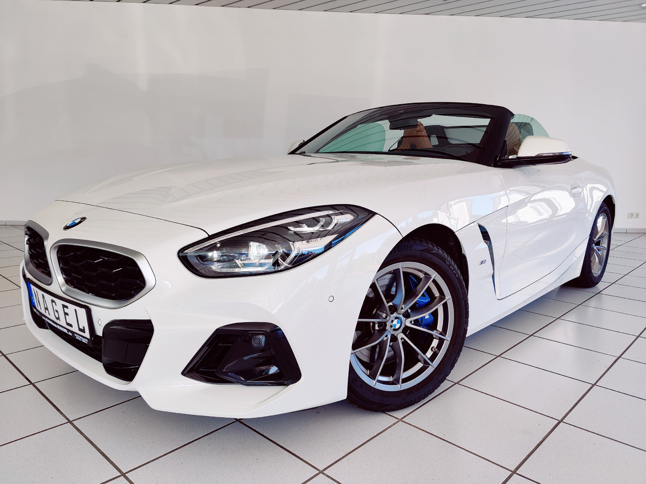 BMW Z4 sDrive 30 i M Sport Roadster Kam Head-Up Leder - Κάμπριο: φωτογραφία 1 BMW Z4 sDrive 30 i M Sport Roadster Kam Head-Up Leder - Κάμπριο: φωτογραφία 1