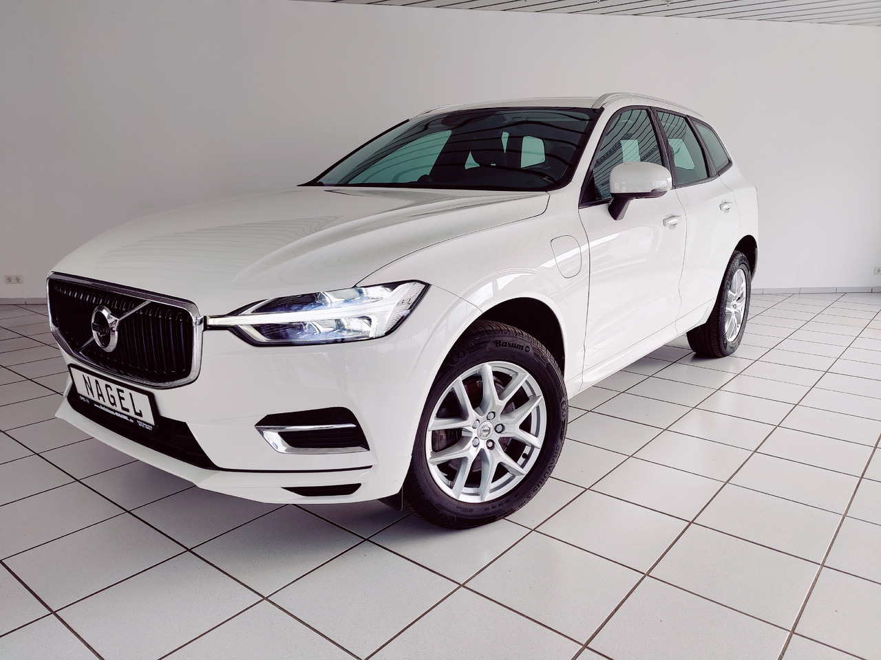 Volvo XC60 t8 twin engine Momentum Plug-In Hybrid AWD AHK Leder Navi - SUV: φωτογραφία 1 Volvo XC60 t8 twin engine Momentum Plug-In Hybrid AWD AHK Leder Navi - SUV: φωτογραφία 1