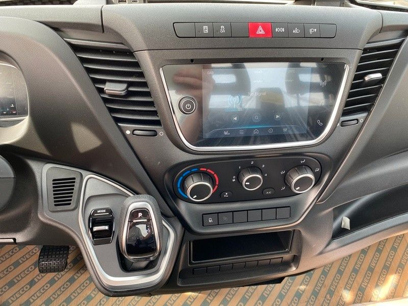 Iveco Daily 50C18HA8 Z Pritsche+Plane Iveco Daily 50C18HA8 Z Pritsche+Plane - Επαγγελματικό αυτοκίνητο με μουσαμά: φωτογραφία 4 Iveco Daily 50C18HA8 Z Pritsche+Plane Iveco Daily 50C18HA8 Z Pritsche+Plane - Επαγγελματικό αυτοκίνητο με μουσαμά: φωτογραφία 4