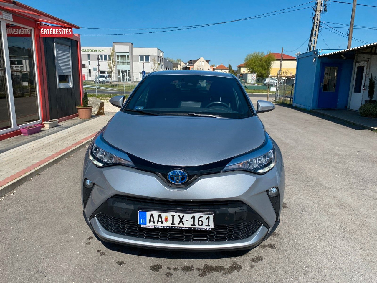 Toyota C-HR 1.8-l-VVTi Hybrid Flow - SUV: φωτογραφία 1 Toyota C-HR 1.8-l-VVTi Hybrid Flow - SUV: φωτογραφία 1