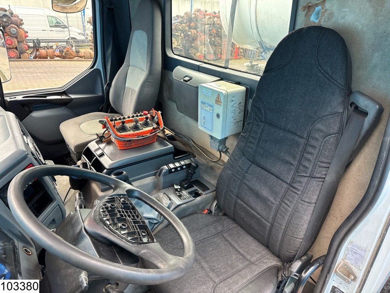 Μπετονιέρα φορτηγό Renault Kerax 370 8x4, EURO 3, Cifa, 9m3, Remote: φωτογραφία 8 Μπετονιέρα φορτηγό Renault Kerax 370 8x4, EURO 3, Cifa, 9m3, Remote: φωτογραφία 8