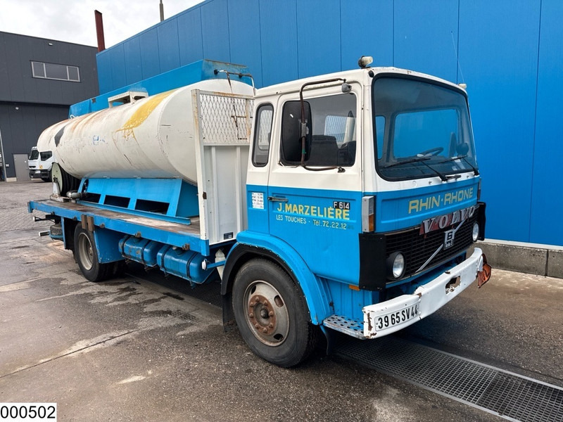 Volvo F 614 Manual, Steel suspension, Fuel, 8000 L - Φορτηγό βυτιοφόρο: φωτογραφία 3 Volvo F 614 Manual, Steel suspension, Fuel, 8000 L - Φορτηγό βυτιοφόρο: φωτογραφία 3