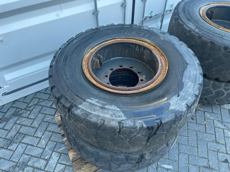Ahlmann AZ14-BKT 17.5R25-Tire/Reifen/Band - Ελαστικά και ζάντες για Κατασκευή μηχανήματα: φωτογραφία 2 Ahlmann AZ14-BKT 17.5R25-Tire/Reifen/Band - Ελαστικά και ζάντες για Κατασκευή μηχανήματα: φωτογραφία 2