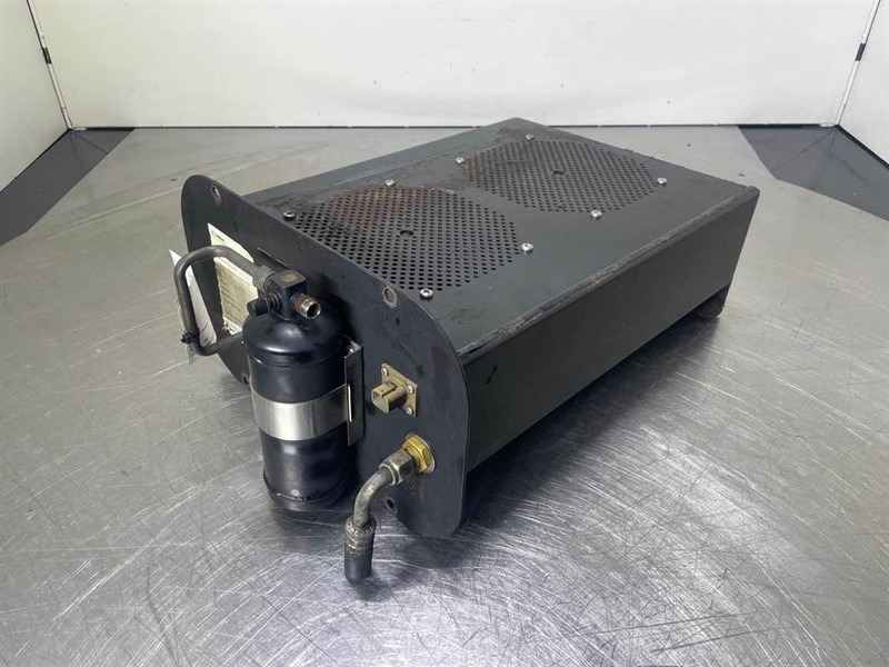 Ahlmann AZ150-4184898A-Airco condenser/Klimakondensator - Πλαίσιο/ Σασί για Κατασκευή μηχανήματα: φωτογραφία 1 Ahlmann AZ150-4184898A-Airco condenser/Klimakondensator - Πλαίσιο/ Σασί για Κατασκευή μηχανήματα: φωτογραφία 1