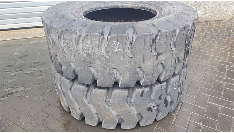 BKT 17.5-25 - Tyre/Reifen/Band - Ελαστικό για Κατασκευή μηχανήματα: φωτογραφία 1 BKT 17.5-25 - Tyre/Reifen/Band - Ελαστικό για Κατασκευή μηχανήματα: φωτογραφία 1