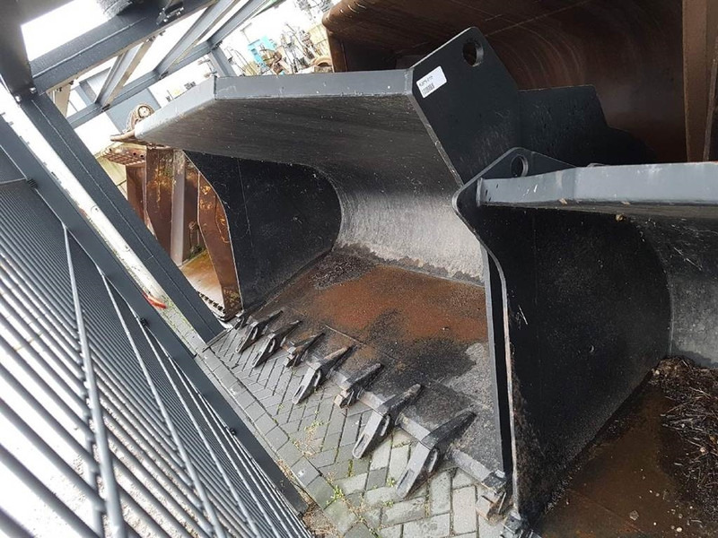 - Bucket/Schaufel/Dichte bak - Κουβάς: φωτογραφία 1 - Bucket/Schaufel/Dichte bak - Κουβάς: φωτογραφία 1