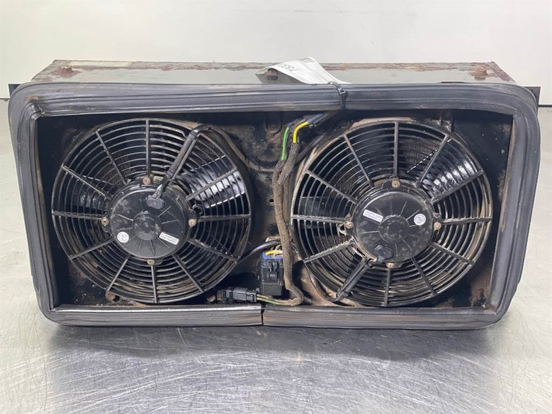 Cat 924G-199-7041-Airco condenser/Klimakondensator - Πλαίσιο/ Σασί για Κατασκευή μηχανήματα: φωτογραφία 3 Cat 924G-199-7041-Airco condenser/Klimakondensator - Πλαίσιο/ Σασί για Κατασκευή μηχανήματα: φωτογραφία 3