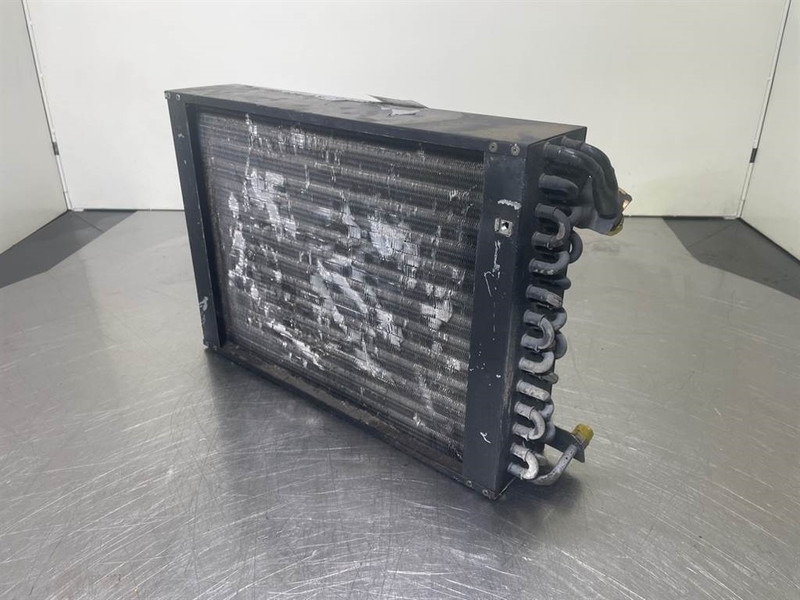 Cat 928G-Avrora - 175-ED2-0001a - Airco condenser - Πλαίσιο/ Σασί για Κατασκευή μηχανήματα: φωτογραφία 3 Cat 928G-Avrora - 175-ED2-0001a - Airco condenser - Πλαίσιο/ Σασί για Κατασκευή μηχανήματα: φωτογραφία 3