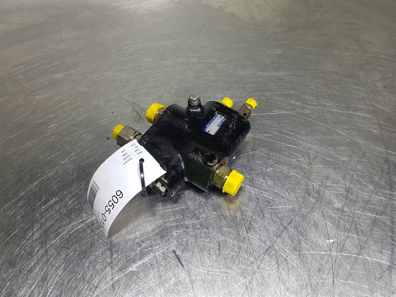 Char-Lynn 6061457002 - Kramer 320 - Priority valve - Υδραυλικό για Κατασκευή μηχανήματα: φωτογραφία 1 Char-Lynn 6061457002 - Kramer 320 - Priority valve - Υδραυλικό για Κατασκευή μηχανήματα: φωτογραφία 1