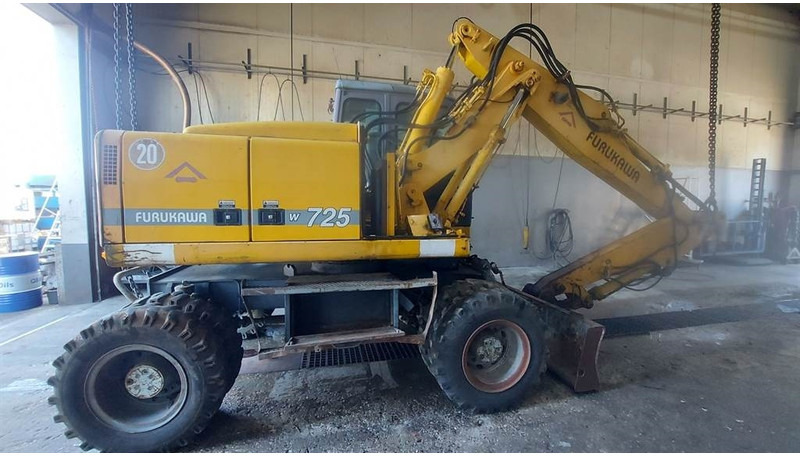 Furukawa W 725 LS (For parts) - Τροχοφόρος εκσκαφέας: φωτογραφία 2 Furukawa W 725 LS (For parts) - Τροχοφόρος εκσκαφέας: φωτογραφία 2