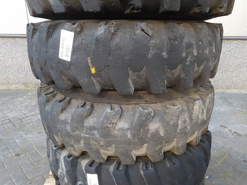 Furukawa W725LS-10.00-20-Tire/Reifen/Band - Ελαστικά και ζάντες για Κατασκευή μηχανήματα: φωτογραφία 3 Furukawa W725LS-10.00-20-Tire/Reifen/Band - Ελαστικά και ζάντες για Κατασκευή μηχανήματα: φωτογραφία 3