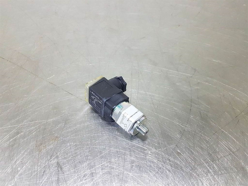 Hydac VMF 2 D.1 /-L24-301705-Clogging indicators - Ηλεκτρικό σύστημα για Κατασκευή μηχανήματα: φωτογραφία 1 Hydac VMF 2 D.1 /-L24-301705-Clogging indicators - Ηλεκτρικό σύστημα για Κατασκευή μηχανήματα: φωτογραφία 1