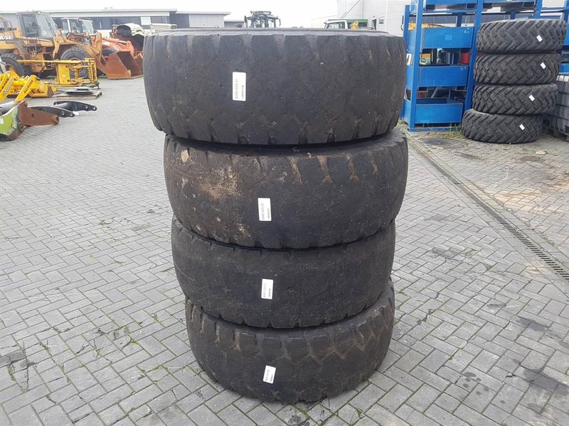 JCB 416 HT-Barkley 17.5R25-Tyre/Reifen/Band - Ελαστικά και ζάντες για Κατασκευή μηχανήματα: φωτογραφία 1 JCB 416 HT-Barkley 17.5R25-Tyre/Reifen/Band - Ελαστικά και ζάντες για Κατασκευή μηχανήματα: φωτογραφία 1