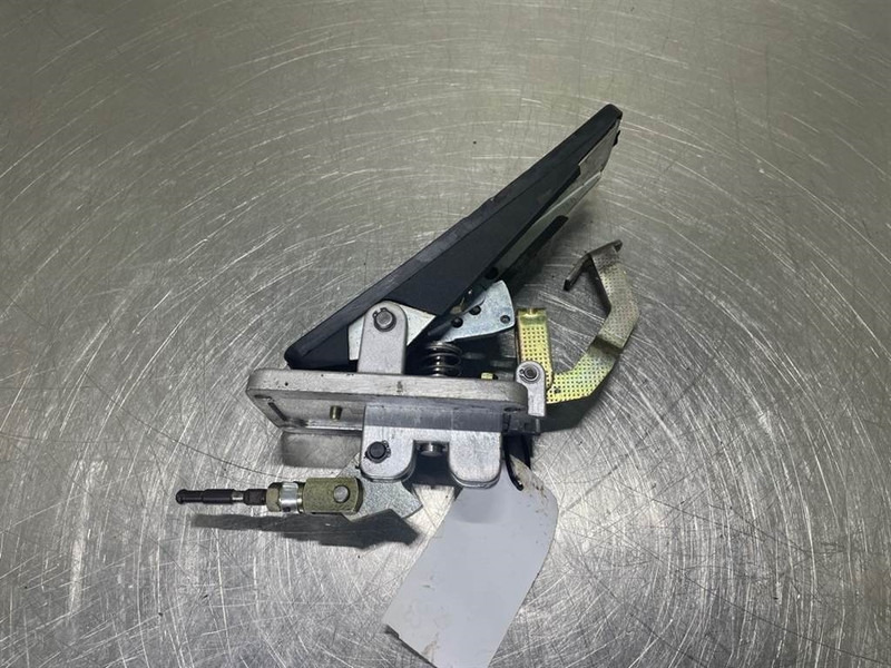 Liebherr A316-5006144-Brake pedal - Καμπίνα και εσωτερικό για Κατασκευή μηχανήματα: φωτογραφία 1 Liebherr A316-5006144-Brake pedal - Καμπίνα και εσωτερικό για Κατασκευή μηχανήματα: φωτογραφία 1