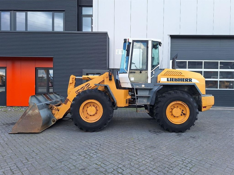 Liebherr L522 - Ελαστιχοφόρος φορτωτής: φωτογραφία 1 Liebherr L522 - Ελαστιχοφόρος φορτωτής: φωτογραφία 1