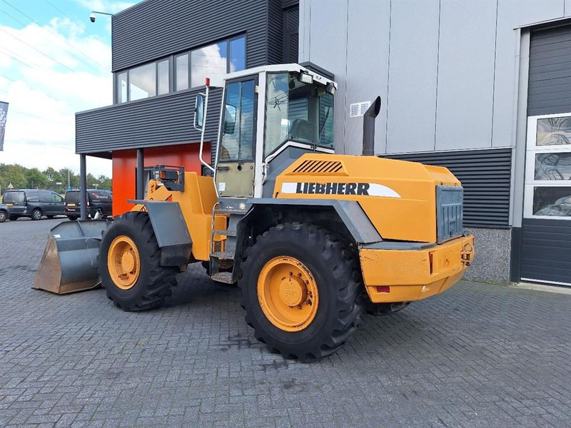 Liebherr L522 - Ελαστιχοφόρος φορτωτής: φωτογραφία 2 Liebherr L522 - Ελαστιχοφόρος φορτωτής: φωτογραφία 2