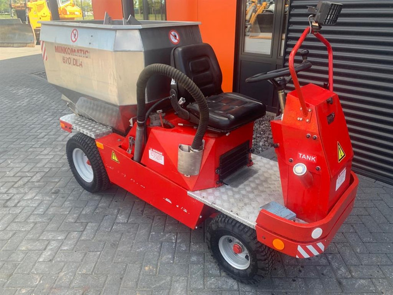 NORCAR MINKOMATIC 670 DLA - Μηχανηματα κτηνοτροφιασ: φωτογραφία 1 NORCAR MINKOMATIC 670 DLA - Μηχανηματα κτηνοτροφιασ: φωτογραφία 1