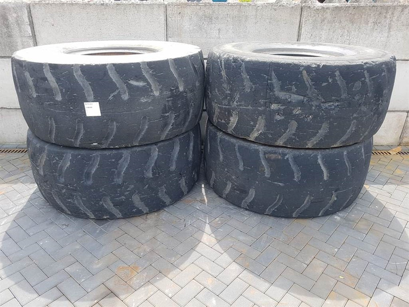 Recaflex 26.5-25 - Tyre/Reifen/Band - Ελαστικό για Κατασκευή μηχανήματα: φωτογραφία 1 Recaflex 26.5-25 - Tyre/Reifen/Band - Ελαστικό για Κατασκευή μηχανήματα: φωτογραφία 1