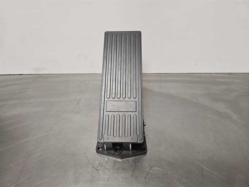 Terex TL260-5350260006-Gas pedal/Fusspedal/Gaspedaal - Ηλεκτρικό σύστημα για Κατασκευή μηχανήματα: φωτογραφία 2 Terex TL260-5350260006-Gas pedal/Fusspedal/Gaspedaal - Ηλεκτρικό σύστημα για Κατασκευή μηχανήματα: φωτογραφία 2