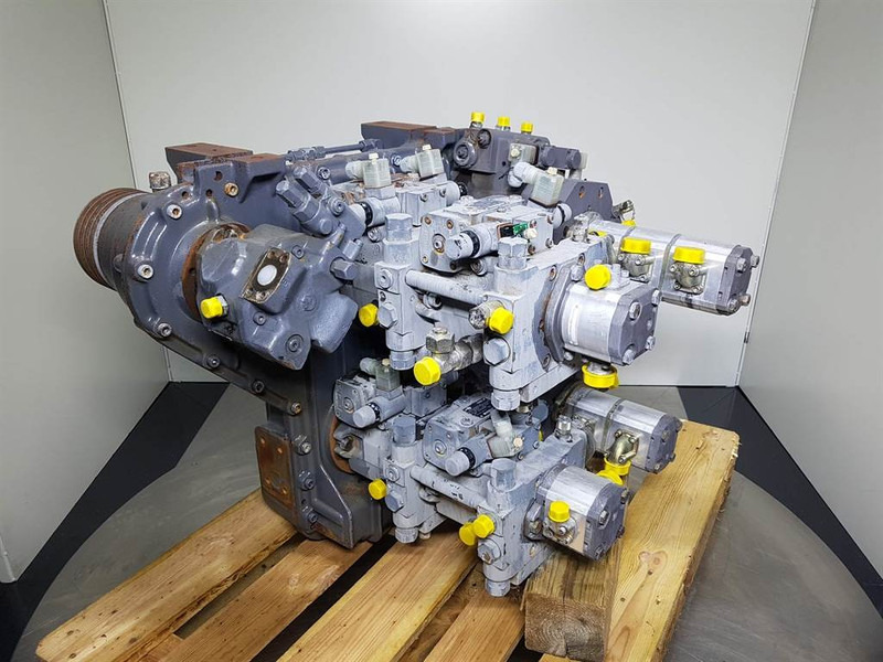 Vögele SUPER 1600/1603/1800/1803- 2031320 -Transmission - Κιβώτιο ταχυτήτων για Κατασκευή μηχανήματα: φωτογραφία 2 Vögele SUPER 1600/1603/1800/1803- 2031320 -Transmission - Κιβώτιο ταχυτήτων για Κατασκευή μηχανήματα: φωτογραφία 2
