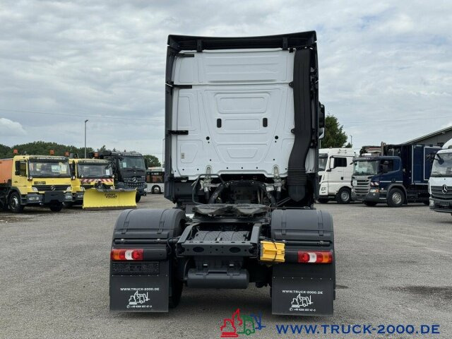 Mercedes-Benz Actros 1846 Giga Space 2Betten Kühlschrank Klima - Τράκτορας: φωτογραφία 2 Mercedes-Benz Actros 1846 Giga Space 2Betten Kühlschrank Klima - Τράκτορας: φωτογραφία 2